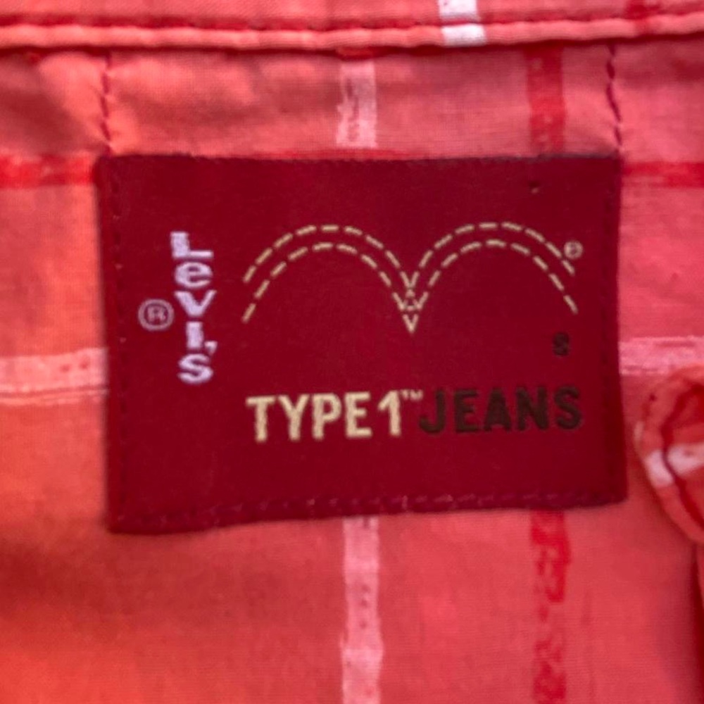 Y2k Levi’s Type One Red Button Up Tee Size Small - image 3